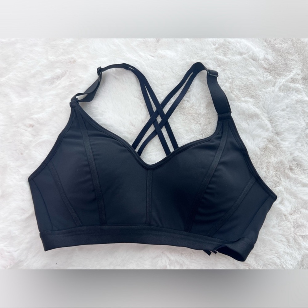 Victoria’s Secret Maximum Support Sports Bra 34D
